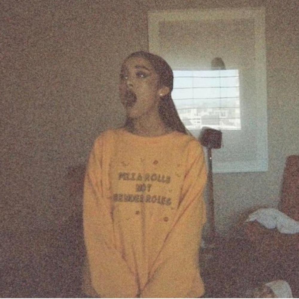 Crewneck - Picture 4 of 4